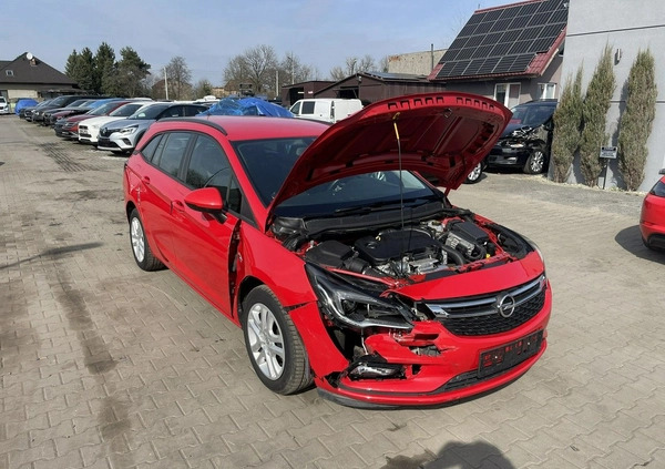 Opel Astra cena 25900 przebieg: 115000, rok produkcji 2019 z Miechów małe 67